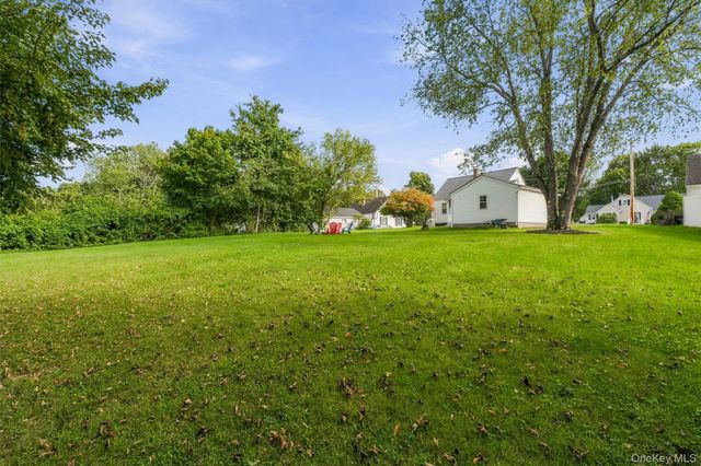 3 Kinderhook Drive, Poughkeepsie, NY 12603