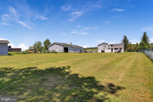 108 HOLLOW RD, Ringtown, PA 17967