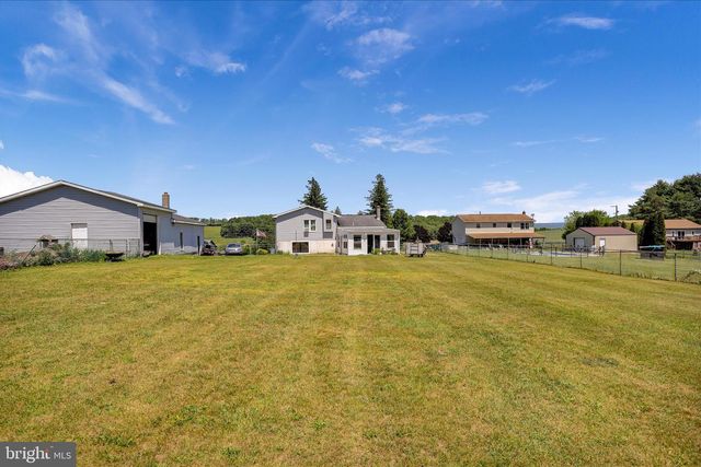 108 HOLLOW RD, Ringtown, PA 17967