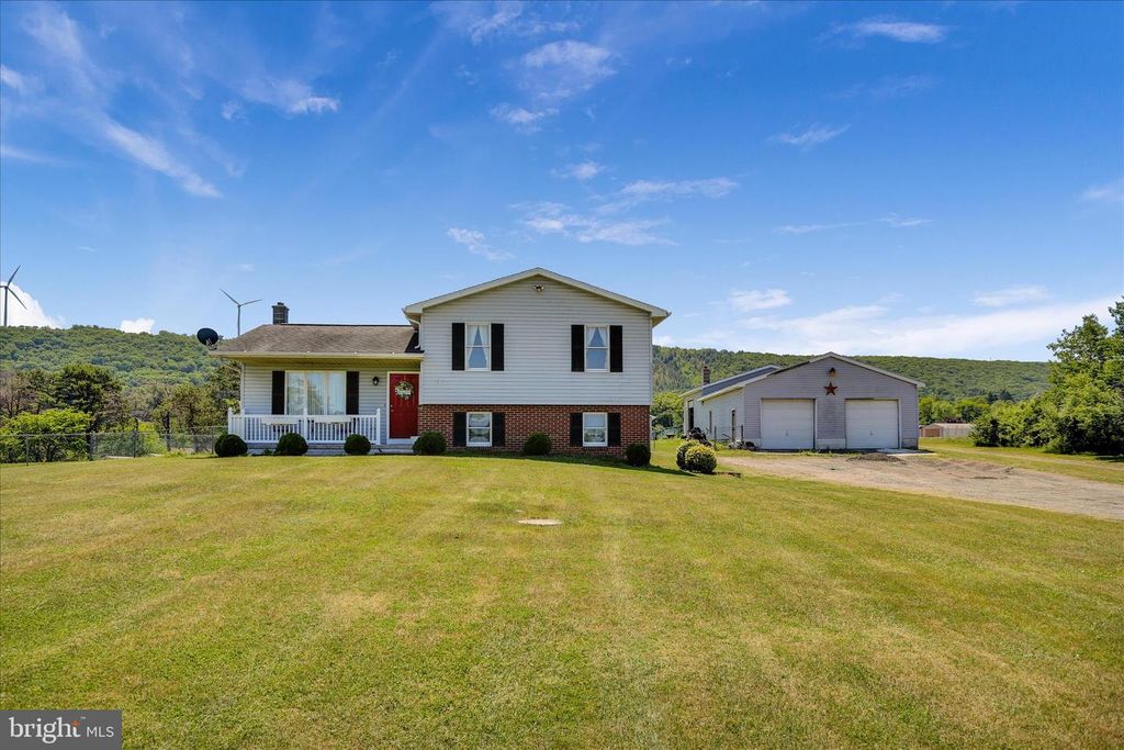 108 HOLLOW RD, Ringtown, PA 17967