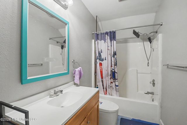 492 Royal Oak Drive, Pass Christian, MS 39571