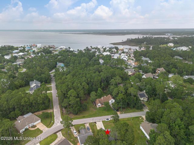 492 Royal Oak Drive, Pass Christian, MS 39571
