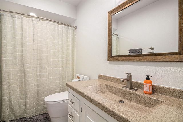 5776 Leisure S Drive, Grand Rapids, MI 49548