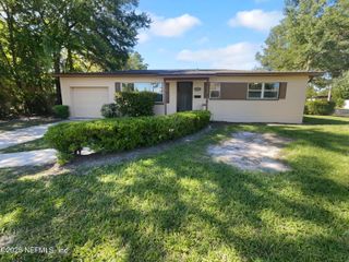 2360 LEONID Road, Jacksonville, FL 32218