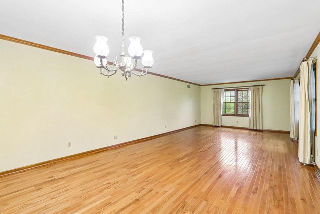 6006 Greentree Road, Madison, WI 53711