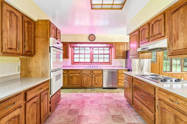 6006 Greentree Road, Madison, WI 53711