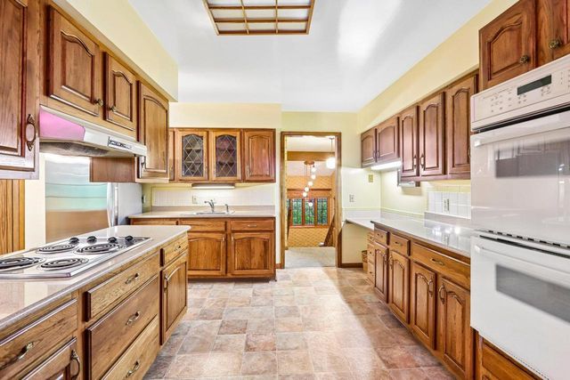 6006 Greentree Road, Madison, WI 53711