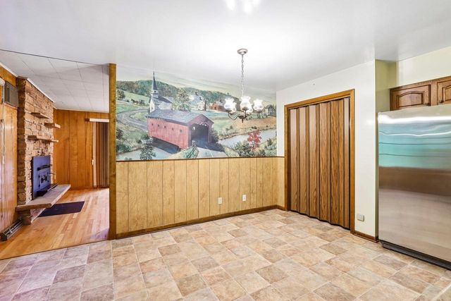 6006 Greentree Road, Madison, WI 53711