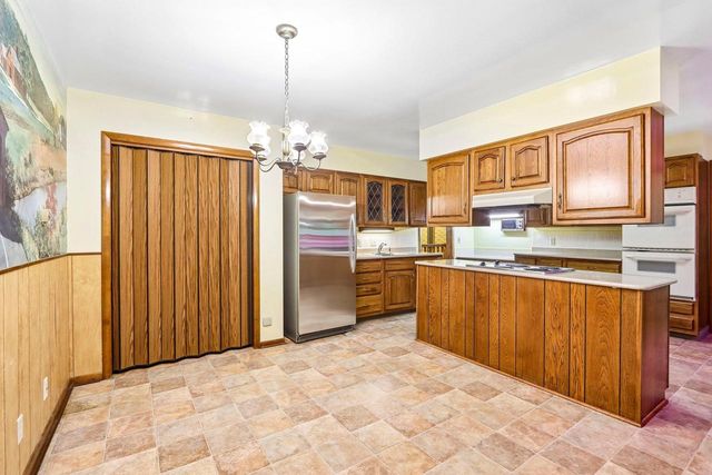 6006 Greentree Road, Madison, WI 53711