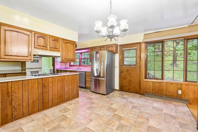 6006 Greentree Road, Madison, WI 53711