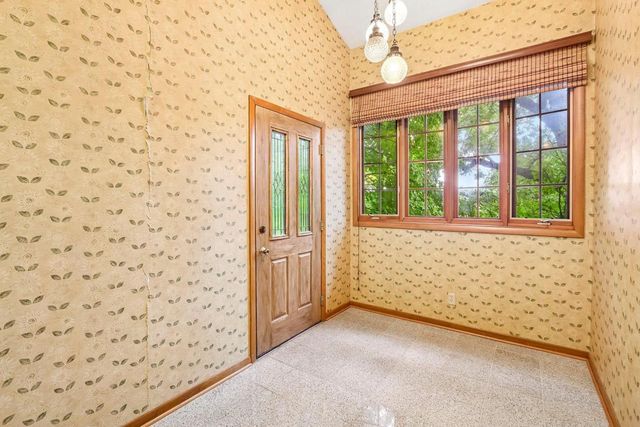 6006 Greentree Road, Madison, WI 53711