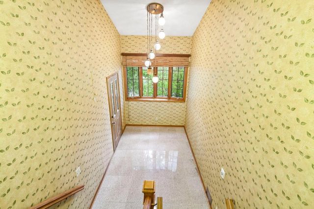 6006 Greentree Road, Madison, WI 53711