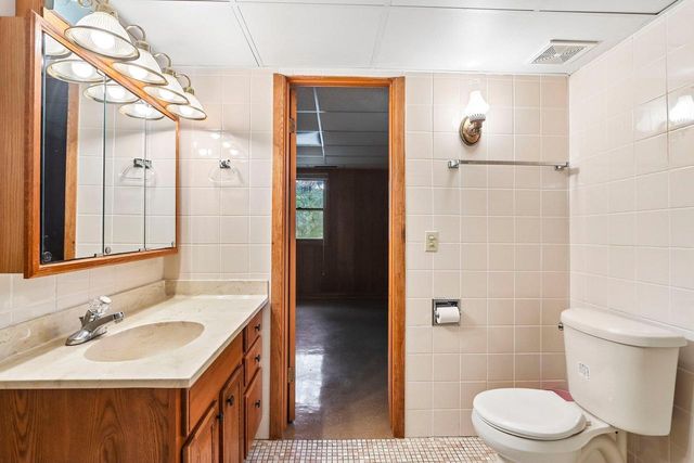 6006 Greentree Road, Madison, WI 53711