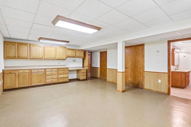 6006 Greentree Road, Madison, WI 53711