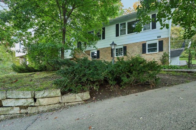 6006 Greentree Road, Madison, WI 53711