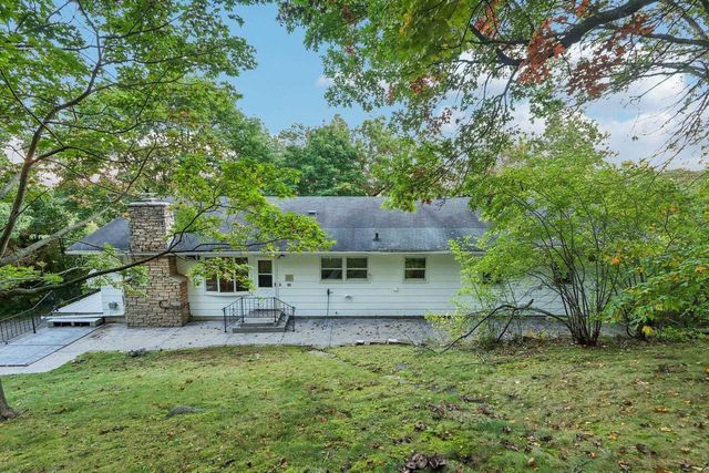 6006 Greentree Road, Madison, WI 53711