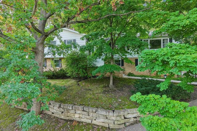6006 Greentree Road, Madison, WI 53711