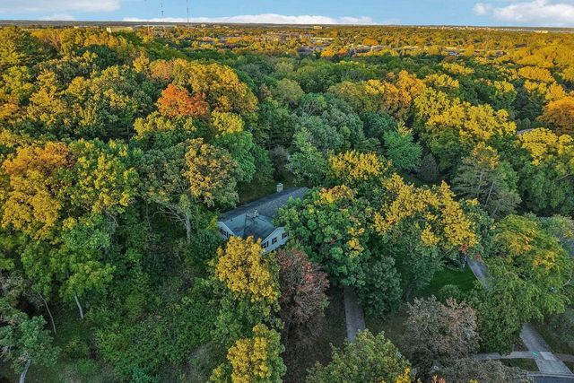 6006 Greentree Road, Madison, WI 53711