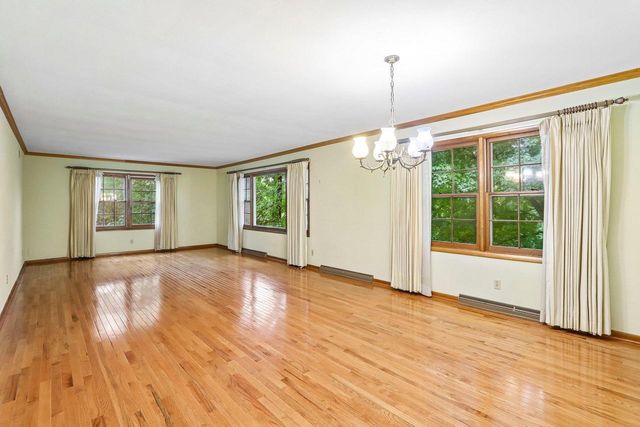 6006 Greentree Road, Madison, WI 53711