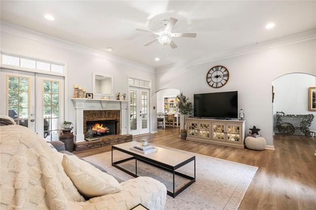 979 Bishop Road, Ball Ground, GA 30107