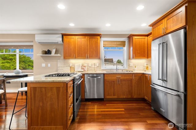 6235 31st Avenue NE, Seattle, WA 98115