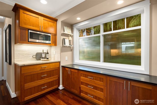 6235 31st Avenue NE, Seattle, WA 98115