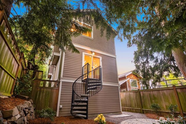 6235 31st Avenue NE, Seattle, WA 98115