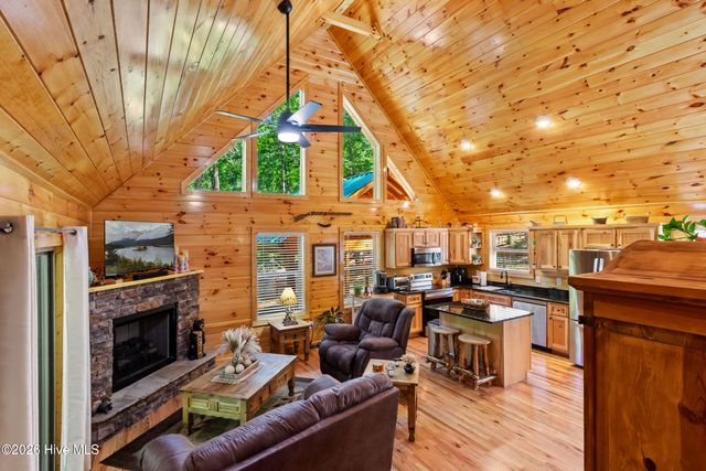 84 Oakcrest Lane, Murphy, NC 28906