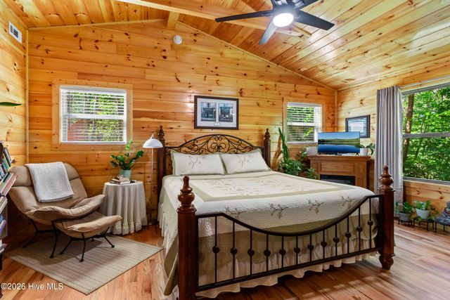 84 Oakcrest Lane, Murphy, NC 28906