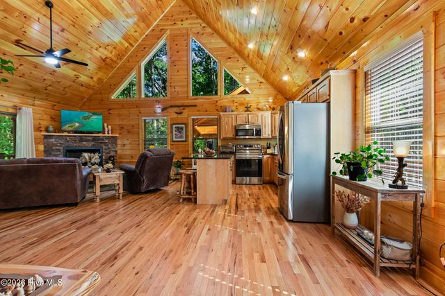 84 Oakcrest Lane, Murphy, NC 28906