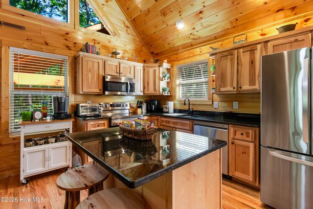 84 Oakcrest Lane, Murphy, NC 28906