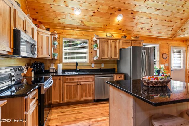 84 Oakcrest Lane, Murphy, NC 28906