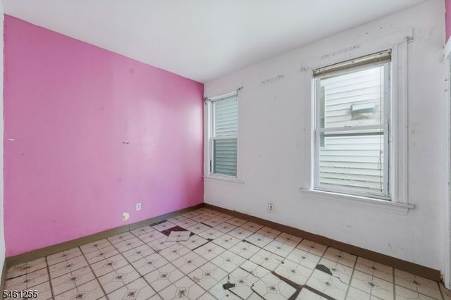490 E 27Th St, Paterson City, NJ 07514