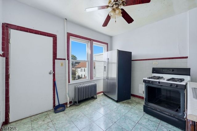 490 E 27Th St, Paterson City, NJ 07514