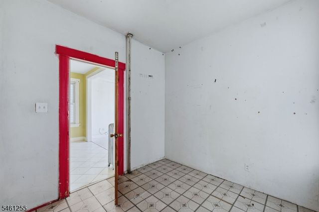 490 E 27Th St, Paterson City, NJ 07514