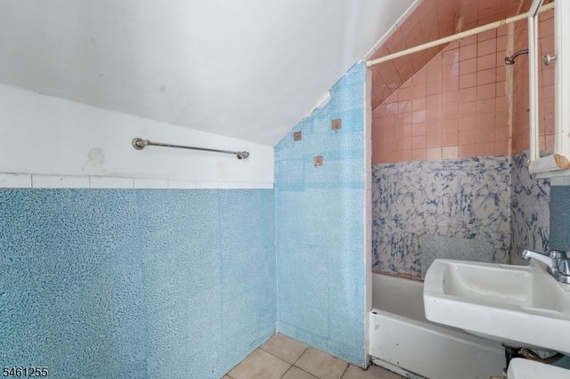 490 E 27Th St, Paterson City, NJ 07514