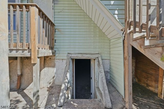 490 E 27Th St, Paterson City, NJ 07514