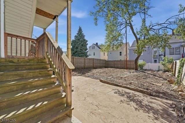 490 E 27Th St, Paterson City, NJ 07514