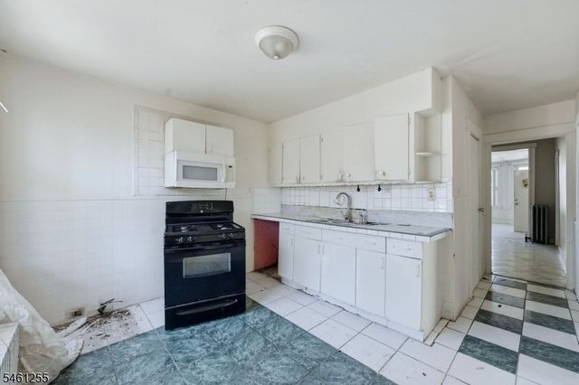 490 E 27Th St, Paterson City, NJ 07514
