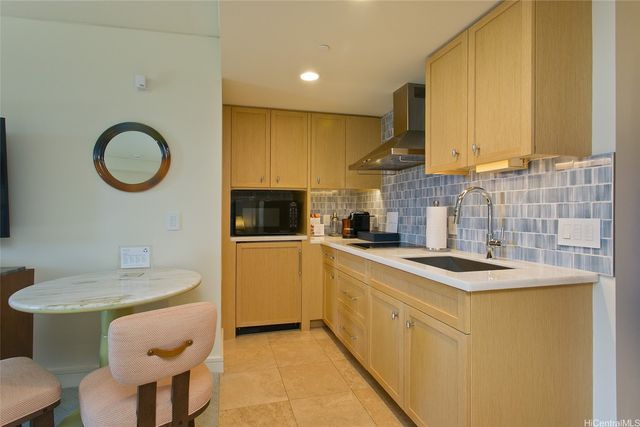 223 Saratoga Road 1412, Honolulu, HI 96815