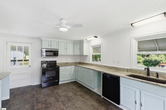 549 Mckittrick Bridge Road, Fountain Inn, SC 29644