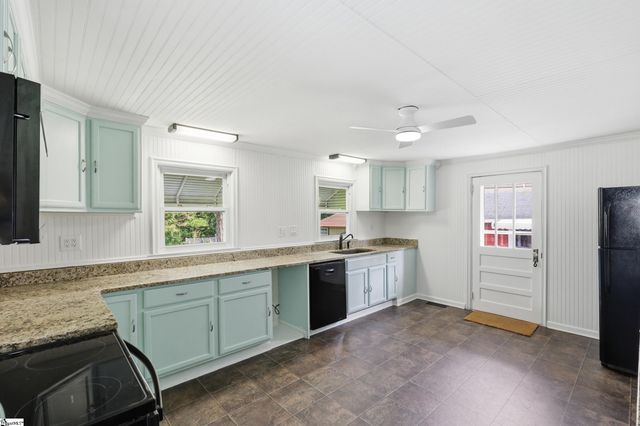 549 Mckittrick Bridge Road, Fountain Inn, SC 29644