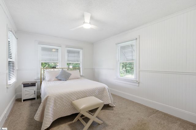 549 Mckittrick Bridge Road, Fountain Inn, SC 29644