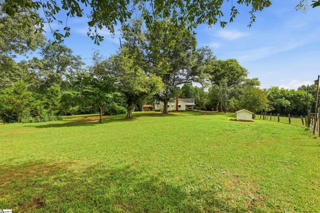 549 Mckittrick Bridge Road, Fountain Inn, SC 29644