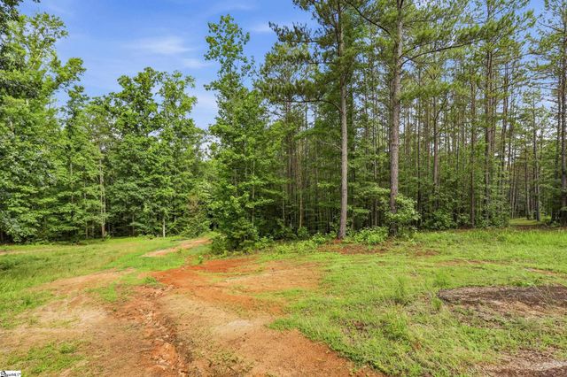 549 Mckittrick Bridge Road, Fountain Inn, SC 29644