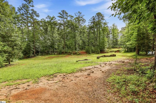 549 Mckittrick Bridge Road, Fountain Inn, SC 29644