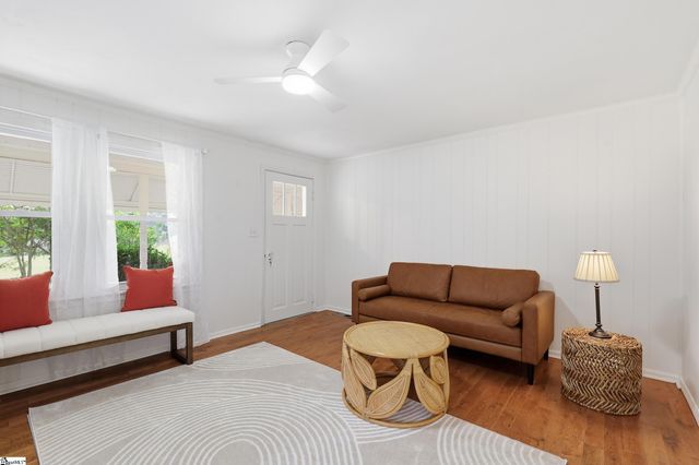 549 Mckittrick Bridge Road, Fountain Inn, SC 29644
