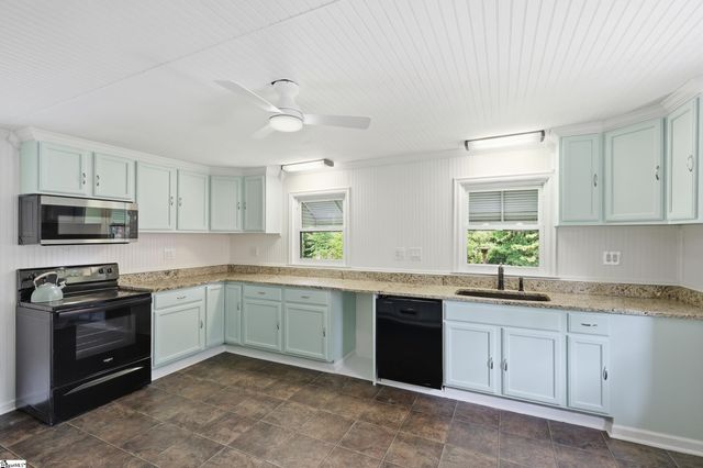 549 Mckittrick Bridge Road, Fountain Inn, SC 29644