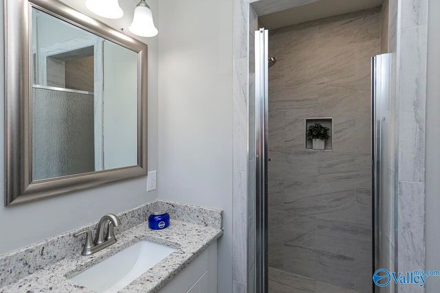 3304 Barton Avenue NW, Huntsville, AL 35810