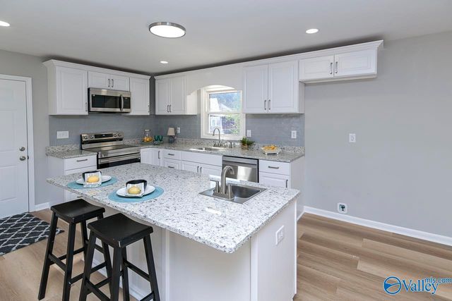 3304 Barton Avenue NW, Huntsville, AL 35810